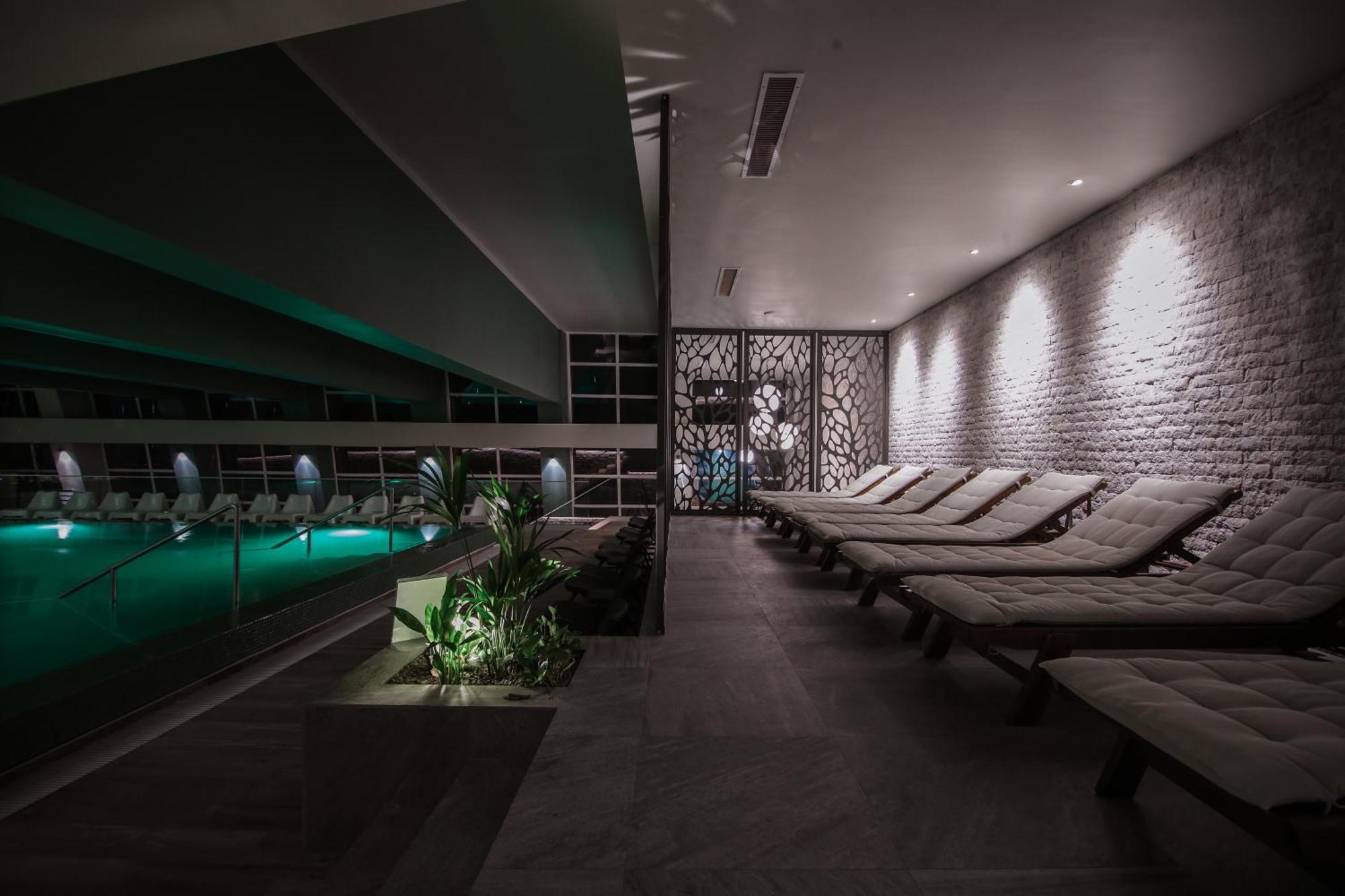 Bacolux Afrodita Resort & Spa, Herculane Băile Herculane Buitenkant foto